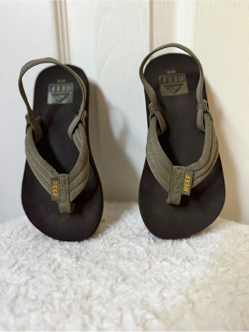 4/25 Reef Kids Boys Olive/Brown Flip Flop Sandals Size 9/10